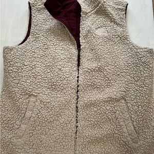 North Face Moms REVERSIBLE Cool Weather Fall Burgundy/Sherpa Vest XL